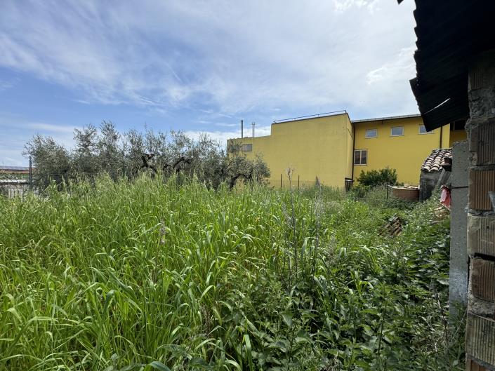 Image No.42-2 Bed Semi-Detached for sale