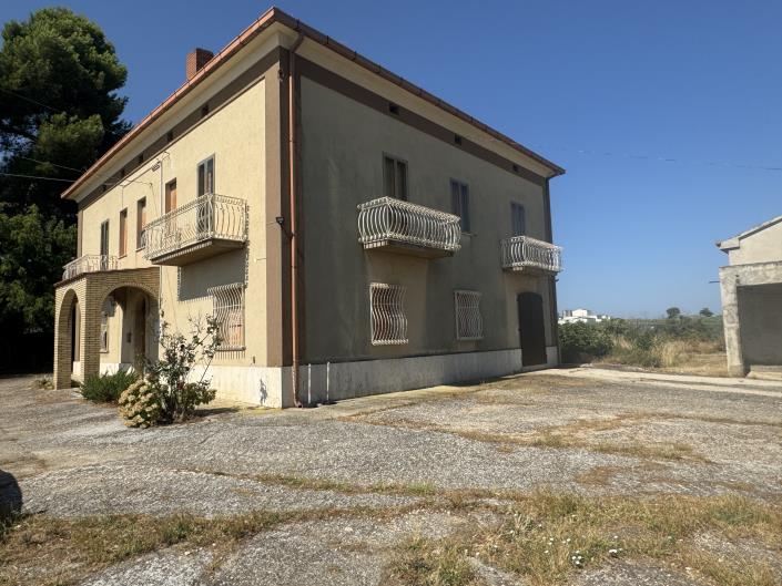 Image No.3-6 Bed Villa / Detached for sale
