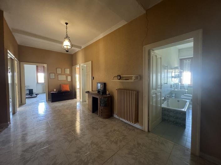 Image No.39-6 Bed Villa / Detached for sale