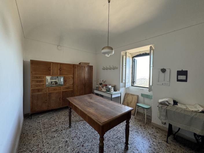 Image No.21-3 Bed House for sale