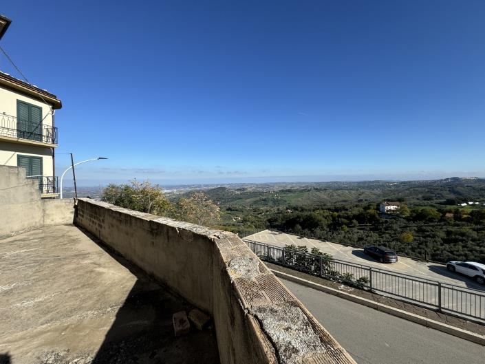 Image No.40-3 Bed House for sale