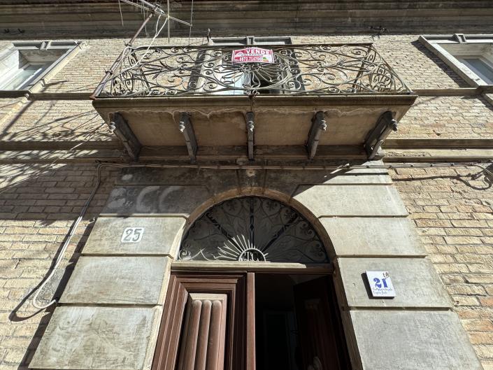 Image No.42-3 Bed House for sale