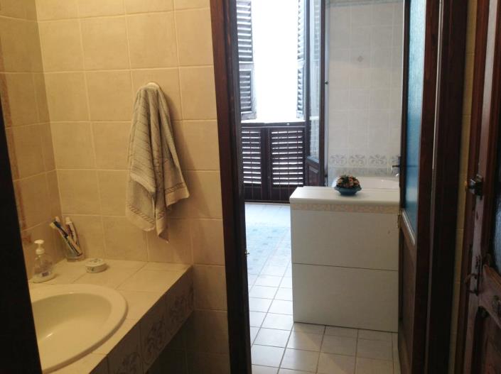 Image No.27-6 Bed Townhouse for sale