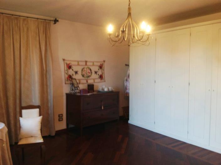 Image No.36-6 Bed Townhouse for sale