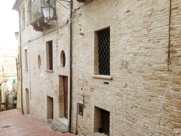 Image No.53-6 Bed Townhouse for sale