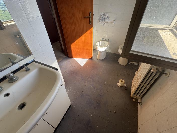 Image No.37-3 Bed House for sale