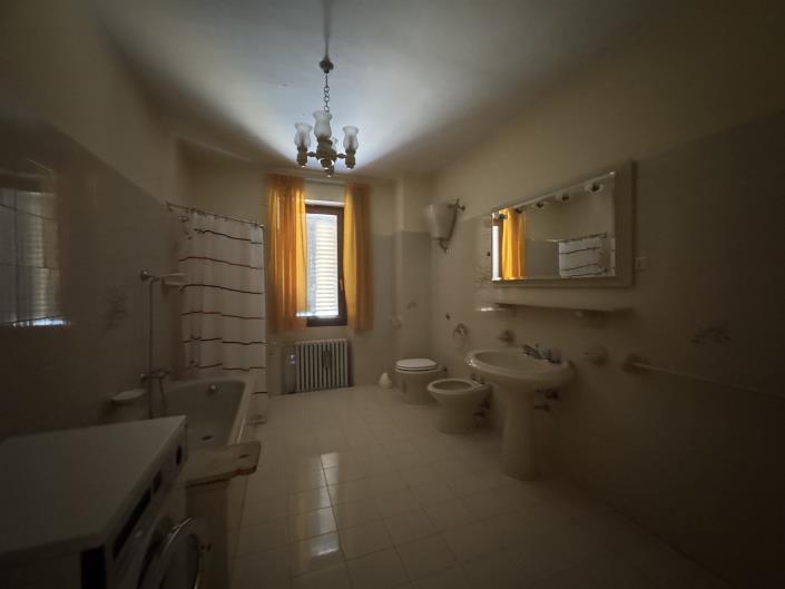 Image No.25-3 Bed Townhouse for sale