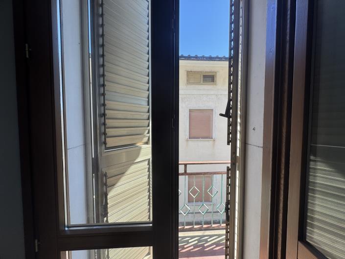 Image No.19-3 Bed Townhouse for sale