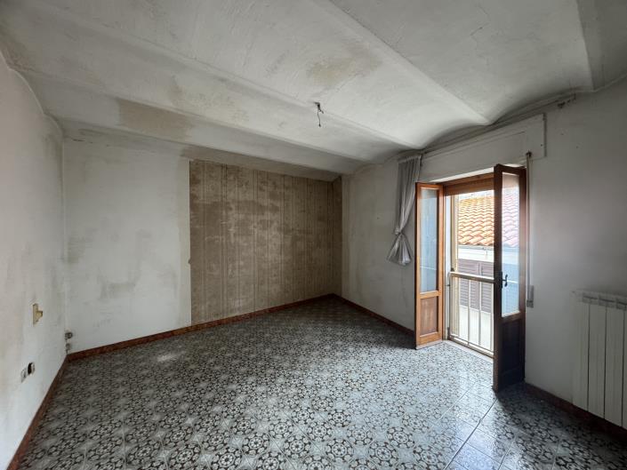 Image No.9-1 Bed Townhouse for sale