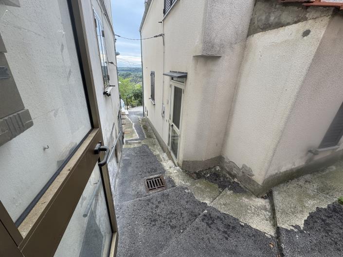 Image No.1-1 Bed Townhouse for sale