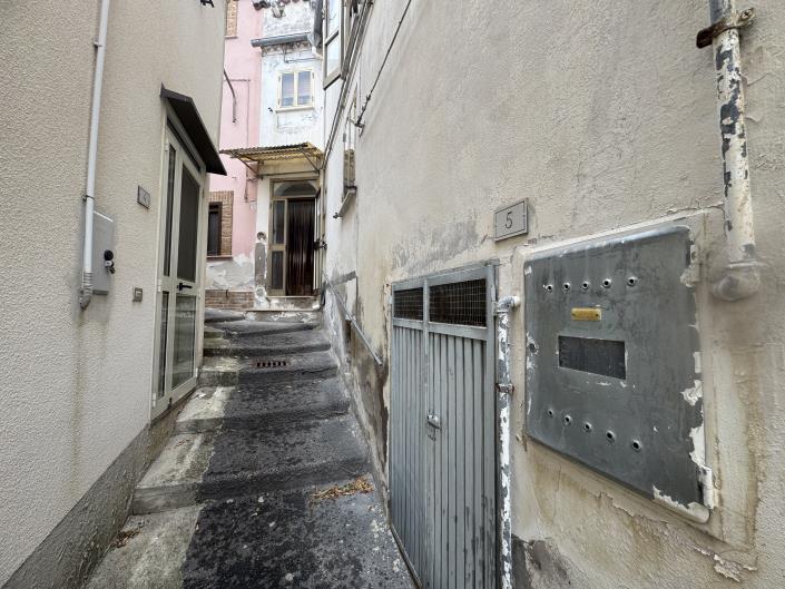 Image No.34-1 Bed Townhouse for sale