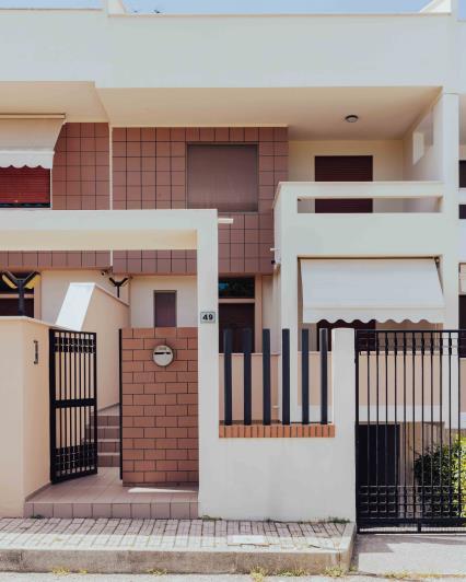 Image No.2-4 Bed Property for sale