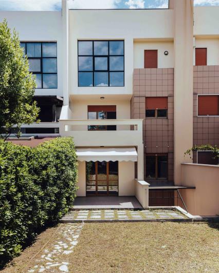 Image No.23-4 Bed Property for sale