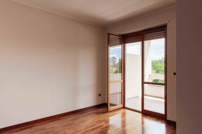 Image No.10-4 Bed Property for sale