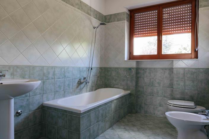 Image No.21-4 Bed Property for sale