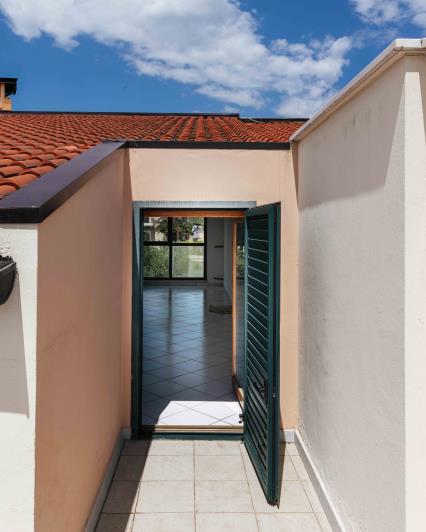 Image No.15-4 Bed Property for sale