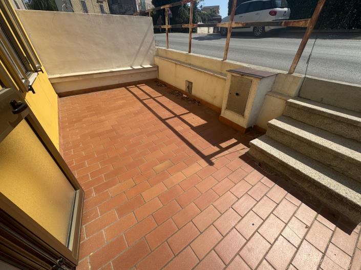 Image No.51-2 Bed Townhouse for sale