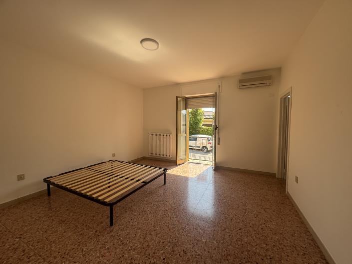 Image No.20-2 Bed Townhouse for sale