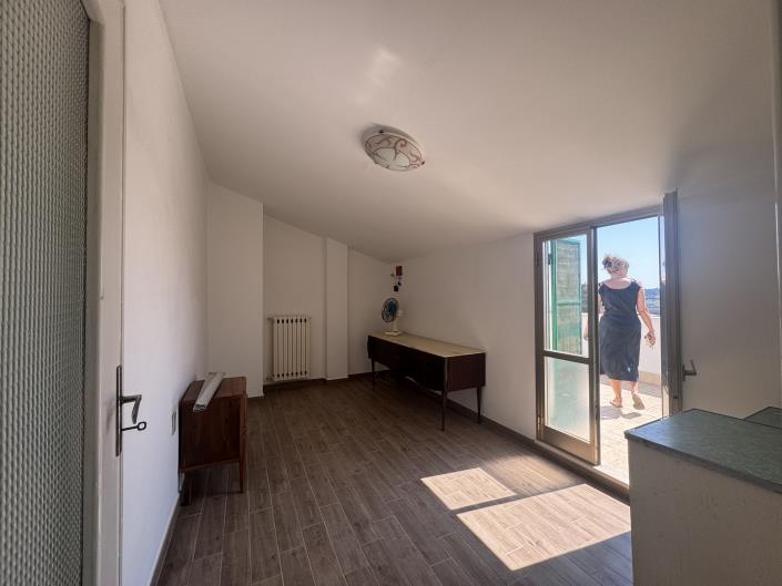 Image No.31-2 Bed Townhouse for sale