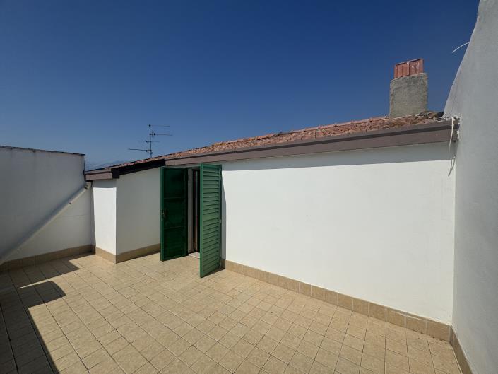 Image No.35-2 Bed Townhouse for sale