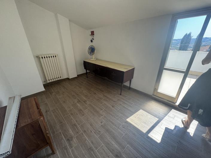 Image No.32-2 Bed Townhouse for sale