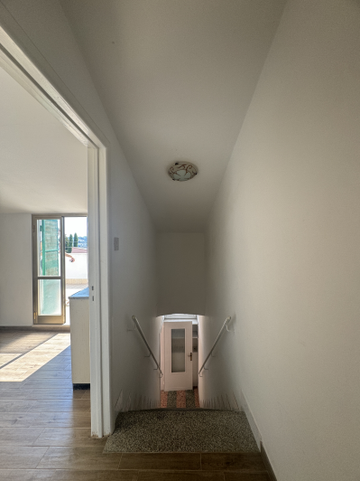 Image No.40-2 Bed Townhouse for sale