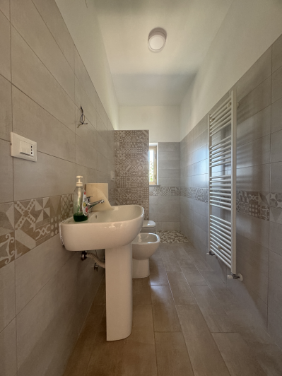 Image No.8-2 Bed Townhouse for sale