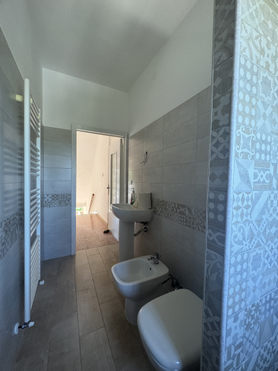 Image No.42-2 Bed Townhouse for sale