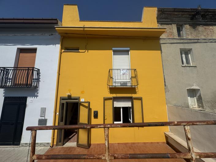 Image No.1-2 Bed Townhouse for sale