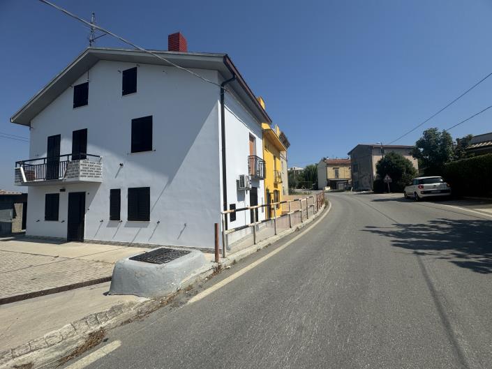 Image No.54-2 Bed Townhouse for sale