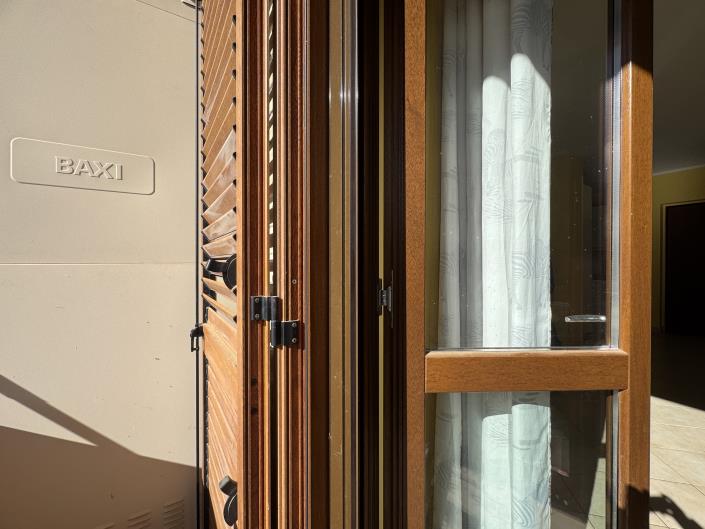 Image No.13-2 Bed House for sale