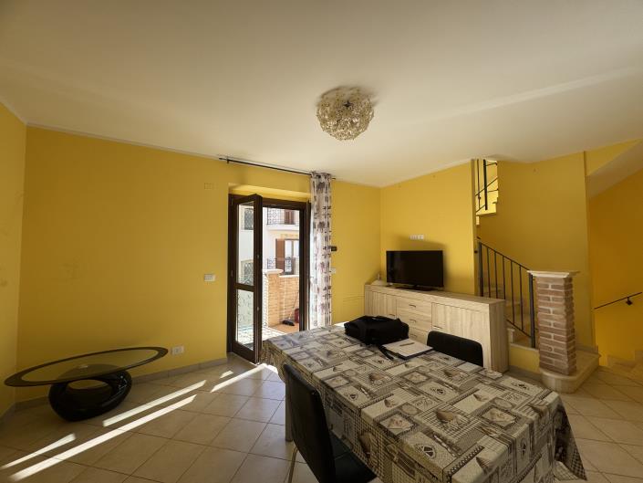 Image No.8-2 Bed House for sale