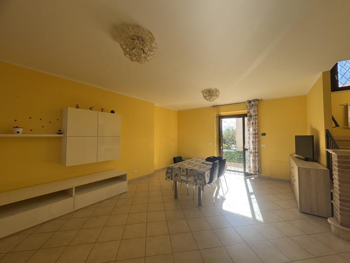 Image No.15-2 Bed House for sale