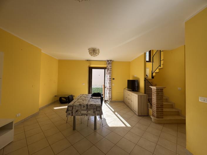 Image No.17-2 Bed House for sale