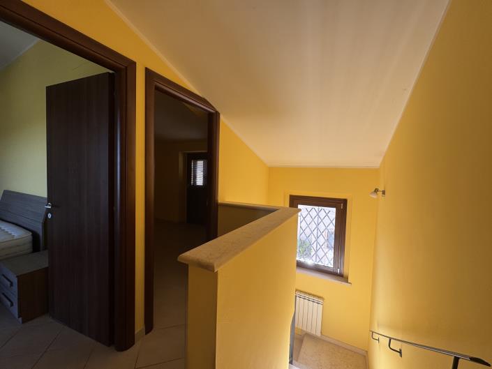 Image No.18-2 Bed House for sale