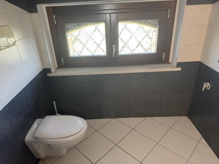 Image No.30-2 Bed House for sale