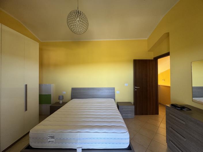 Image No.25-2 Bed House for sale