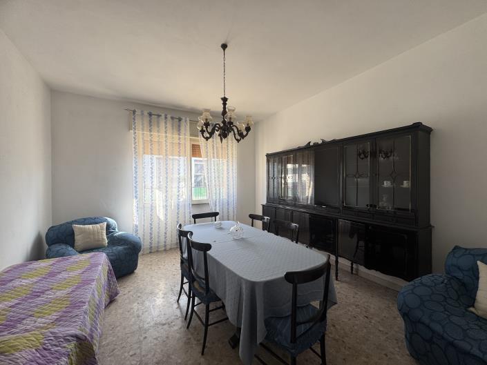 Image No.11-6 Bed Villa / Detached for sale