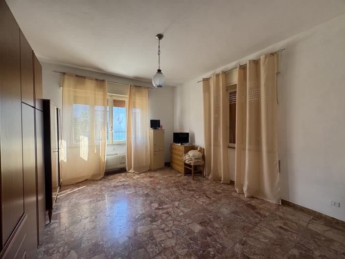 Image No.13-6 Bed Villa / Detached for sale