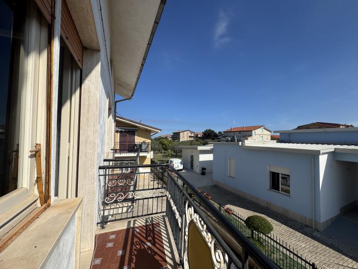 Image No.26-6 Bed Villa / Detached for sale