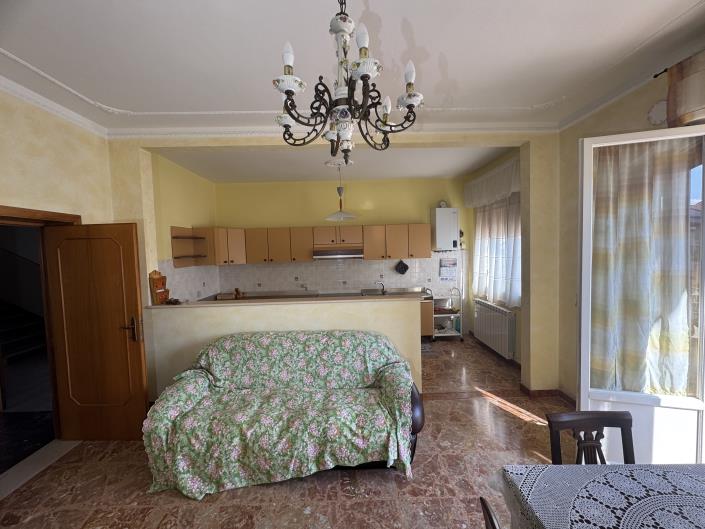 Image No.37-6 Bed Villa / Detached for sale