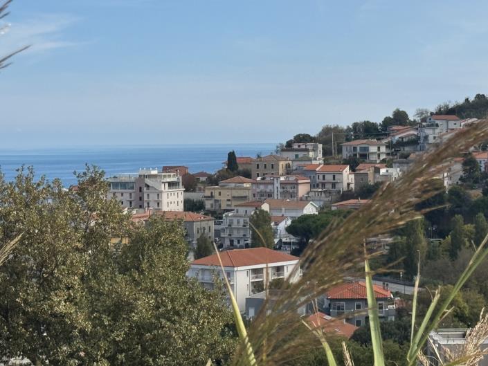 Image No.52-6 Bed Villa / Detached for sale