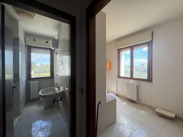 Image No.23-2 Bed Apartment for sale