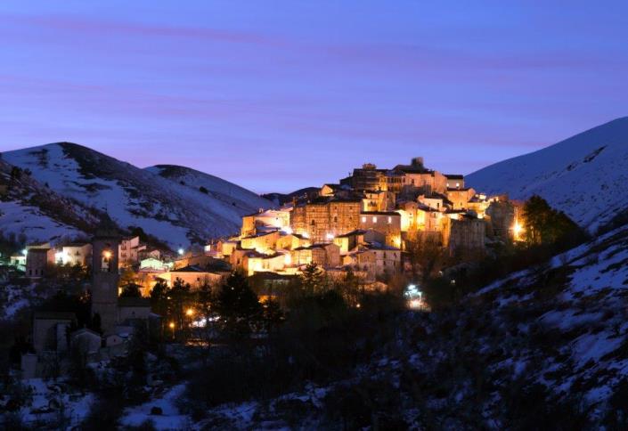 Image No.55-2 Bed Townhouse for sale