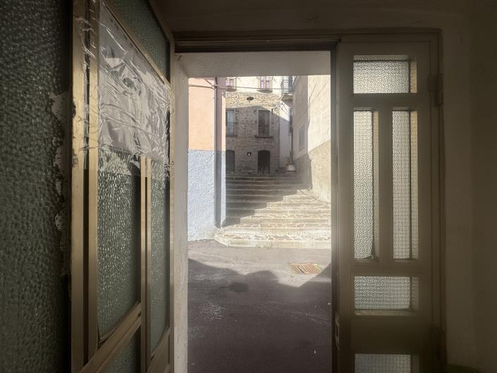 Image No.27-2 Bed Townhouse for sale