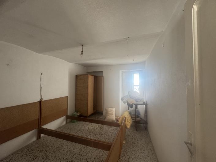 Image No.12-2 Bed Townhouse for sale