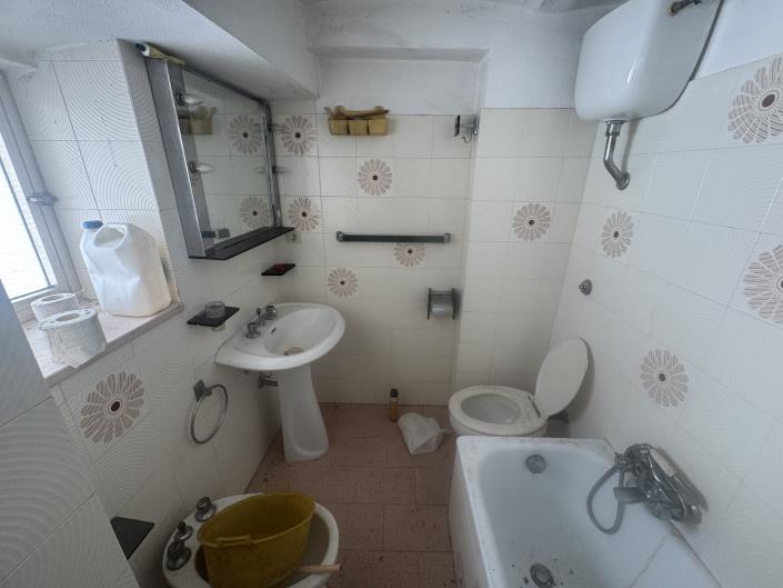 Image No.14-2 Bed Townhouse for sale