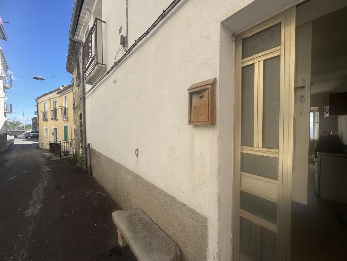 Image No.29-2 Bed Townhouse for sale