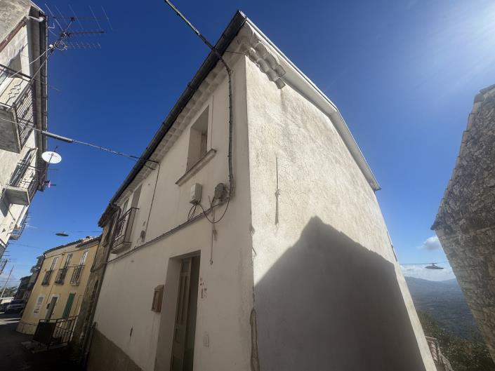 Image No.31-2 Bed Townhouse for sale