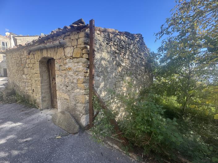 Image No.37-2 Bed Townhouse for sale